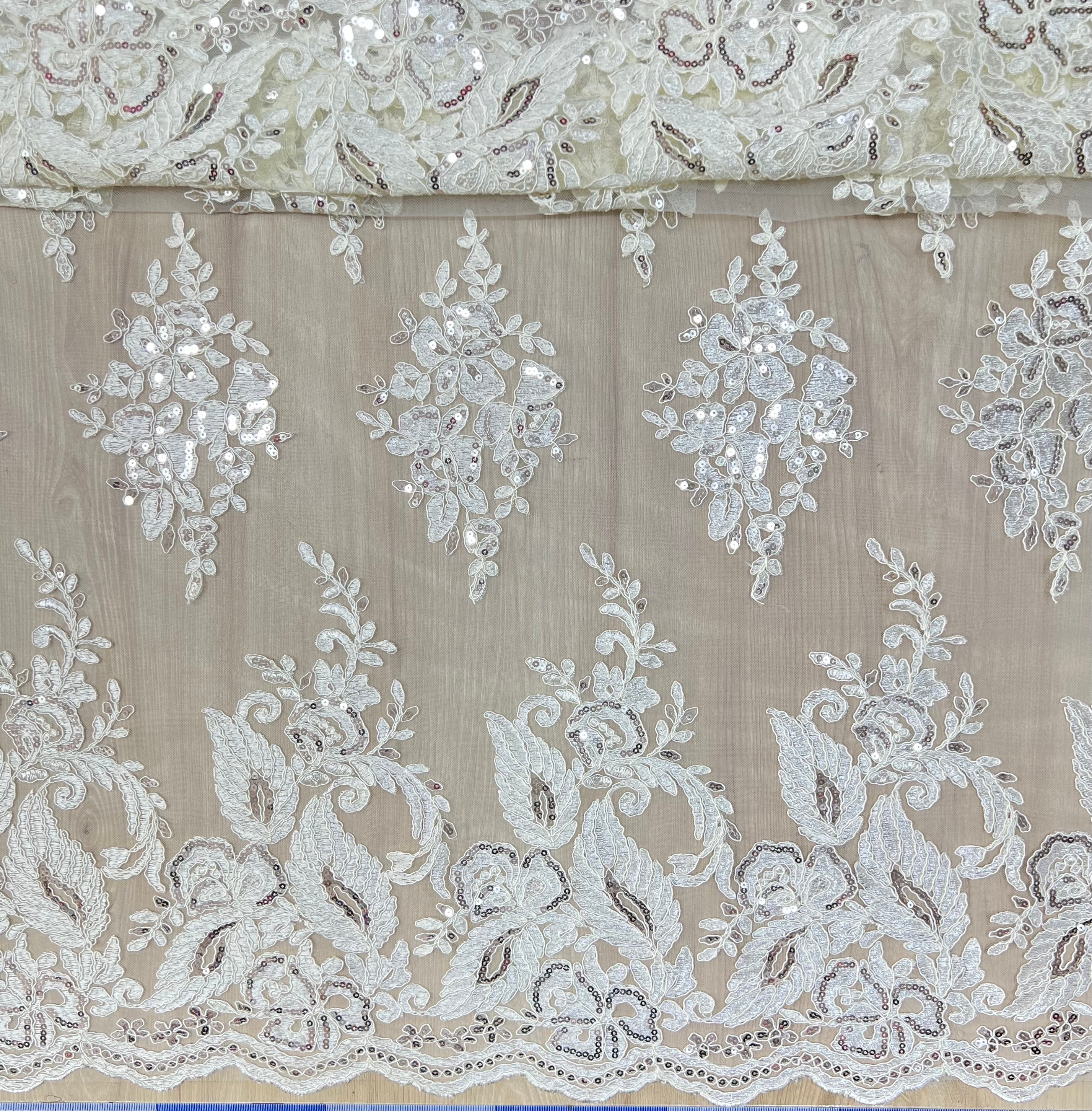 Tela Chantilly Con Lentejuela X Metro.