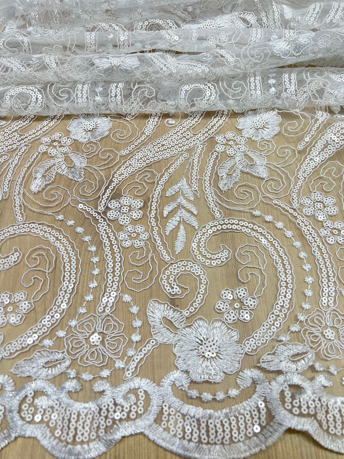 Tela Chantilly Lentejuela X Metro.