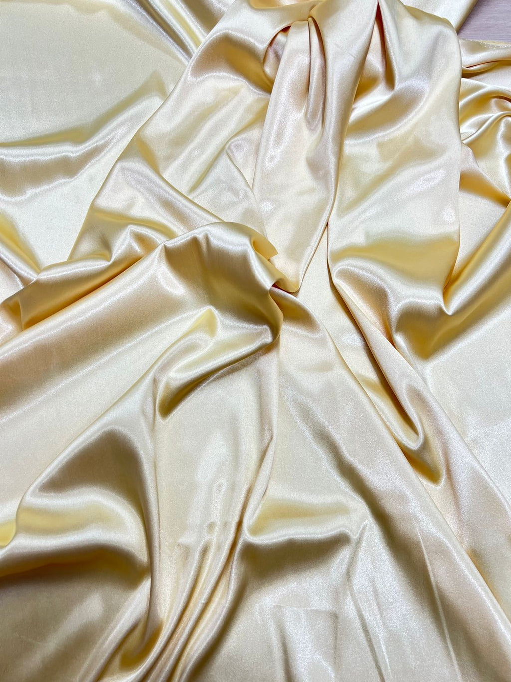 Tela Satin Licrado 140 gr X Metro.